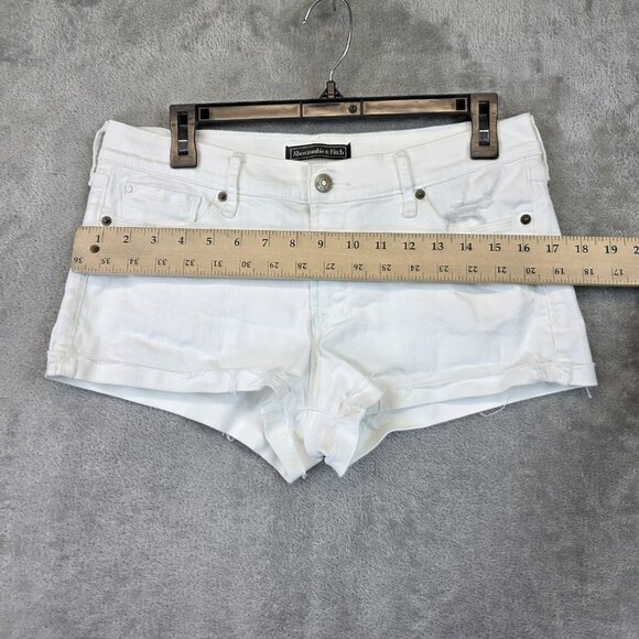 Abercrombie & Fitch Shorts Womens 29 White Denim Distressed Frayed Hem Cuffed - Picture 5 of 12